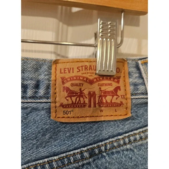 Levi's 501 Mid Thigh Denim Shorts Women's 28 High Rise Button Fly Light Wash - Picture 4 of 7